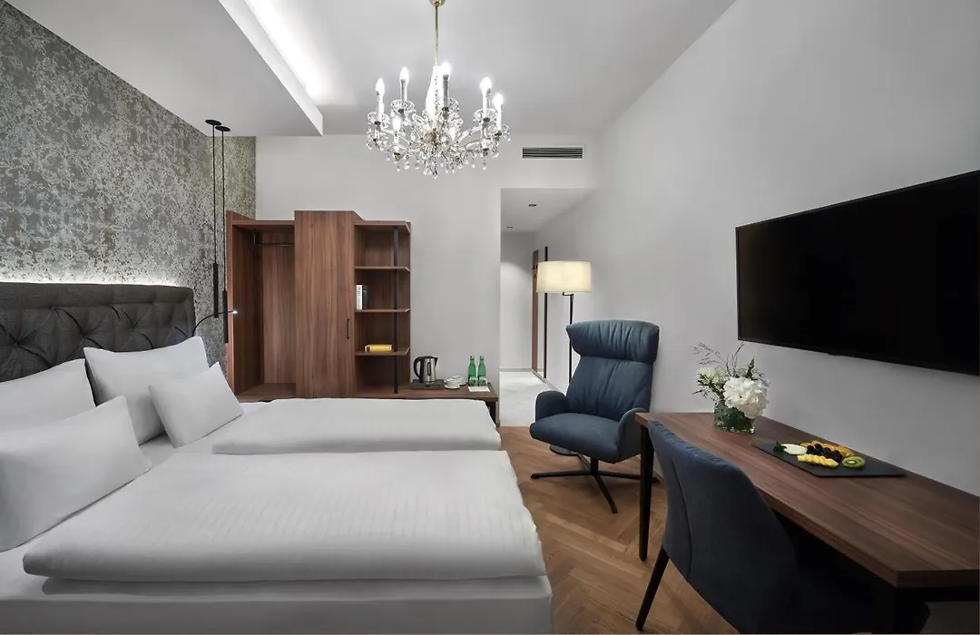 Hotel Schwarzer Adler Innsbruck-1